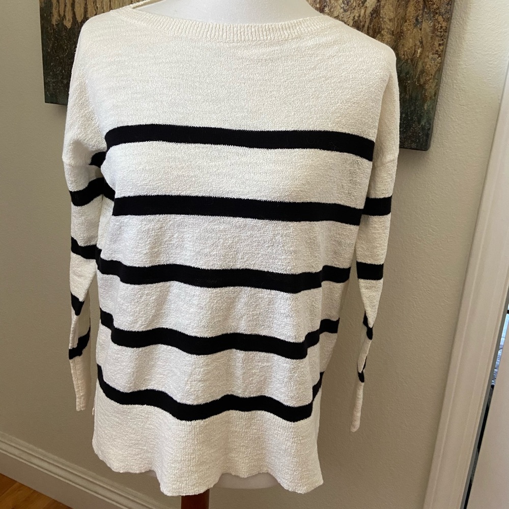 Loft lightweight Sweater size XS NWOT
